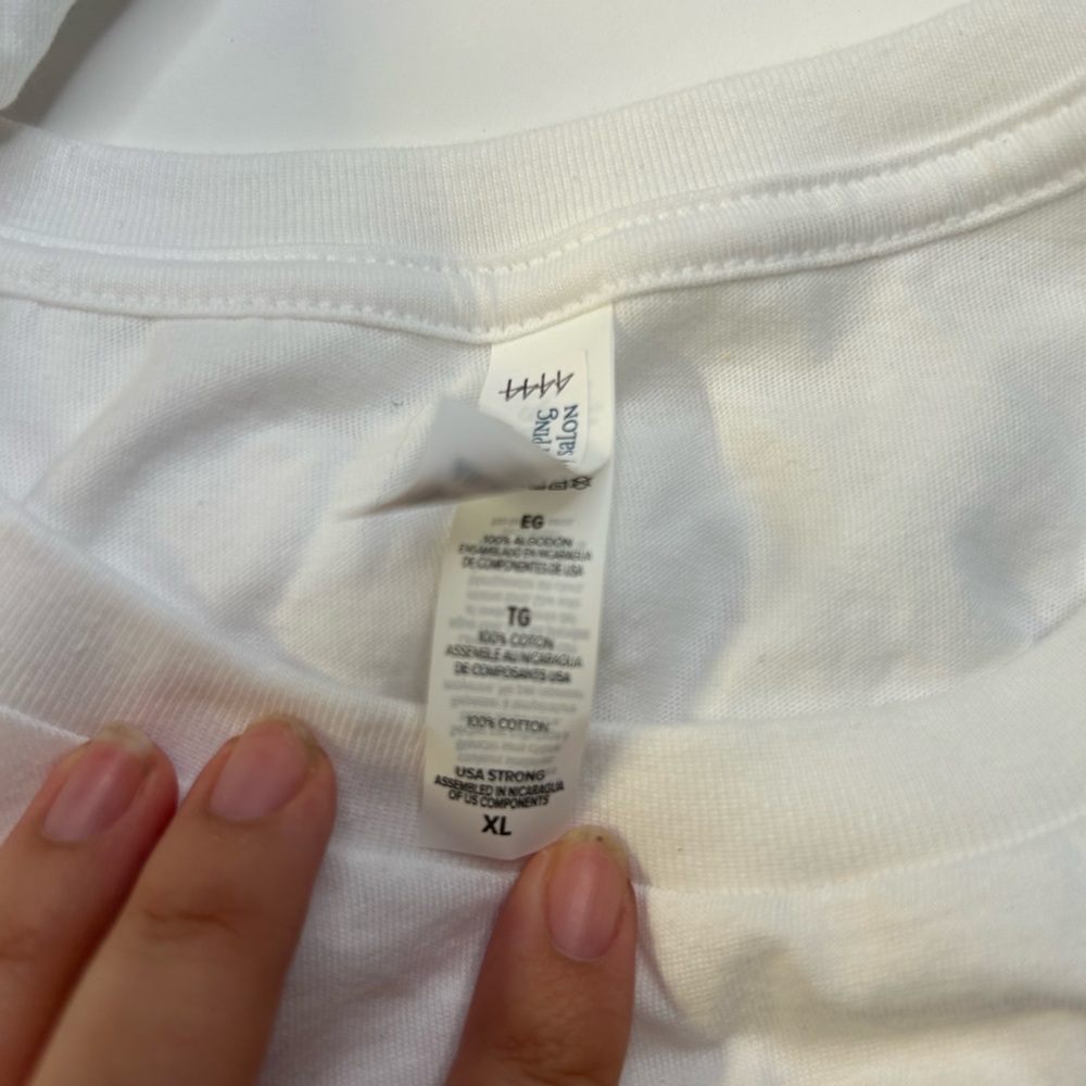 Boutique White Cotton Graphic Tee - Picture 6 of 10